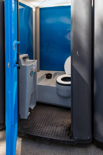 Best Portable toilet rental cost  in Random Lake, WI